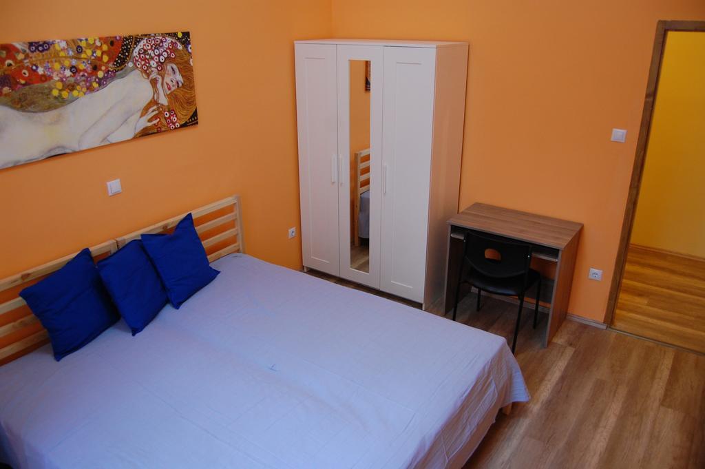 Colors Guest House Budapest Exteriör bild